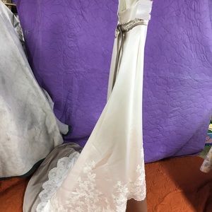 Brand new wedding dress.